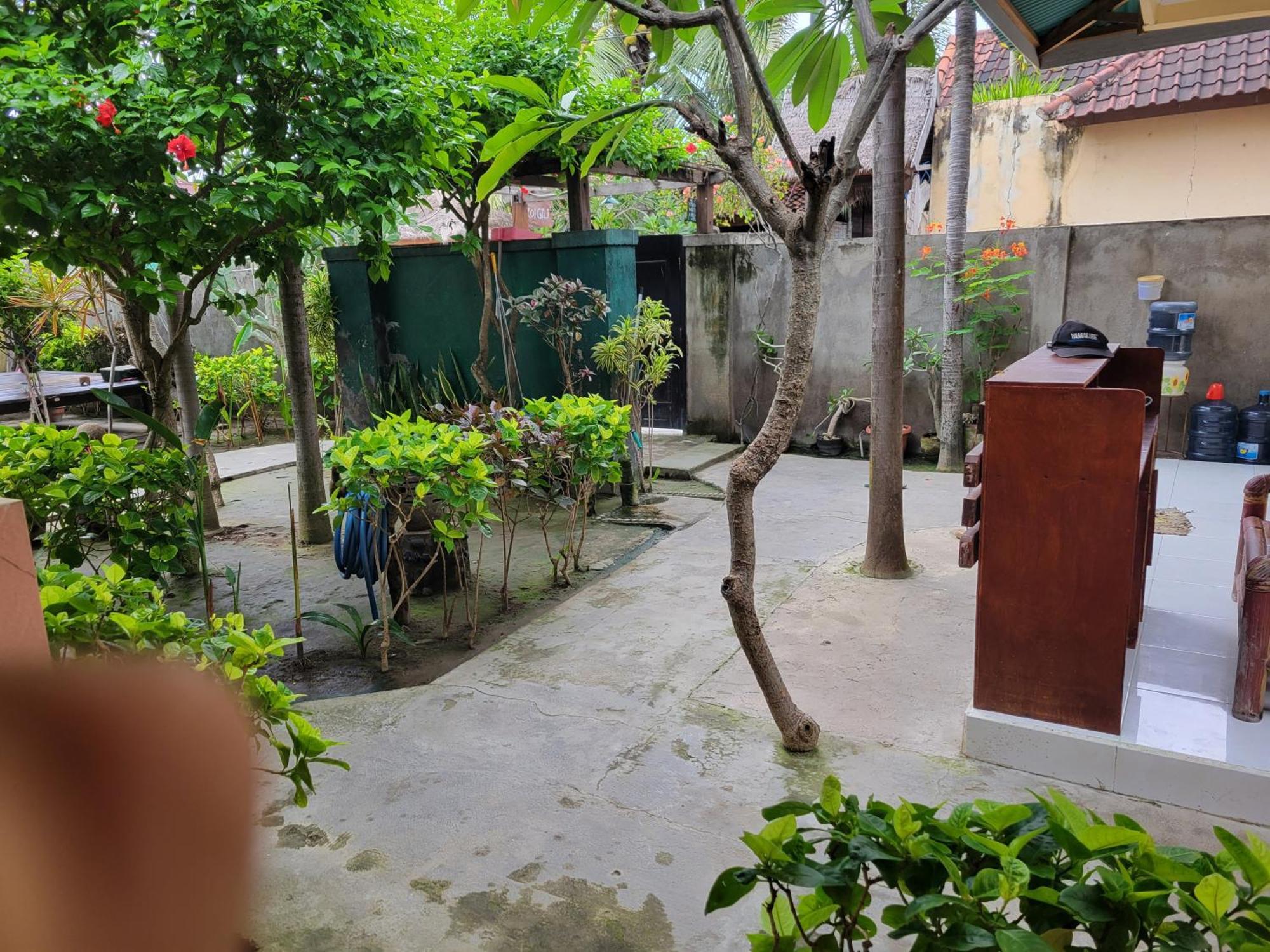 Koi Gili Guest House Gili Trawangan Luaran gambar